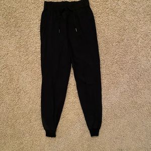 black lulu joggers